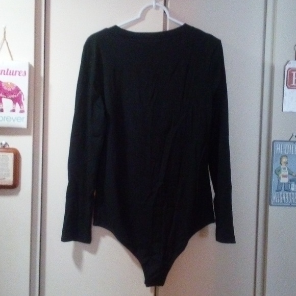 Women's Top - Picture 8 of 10